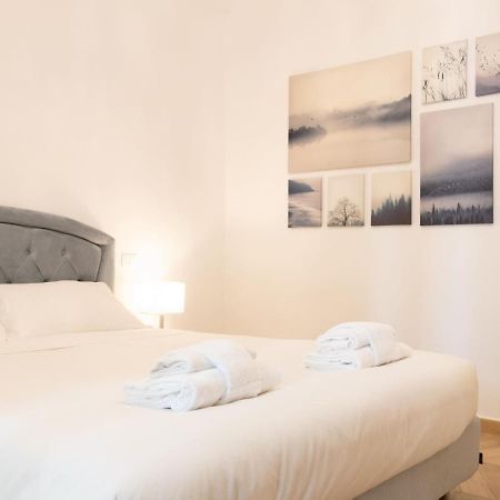 The Best Rent - Elegant Five-Bedrooms Apartment Near Colosseo Rom Exteriör bild