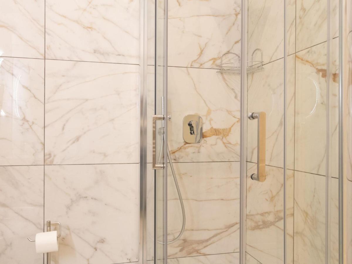 The Best Rent - Elegant Five-Bedrooms Apartment Near Colosseo Rom Exteriör bild