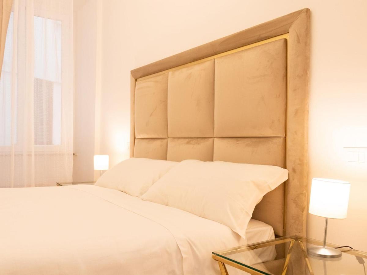 The Best Rent - Elegant Five-Bedrooms Apartment Near Colosseo Rom Exteriör bild