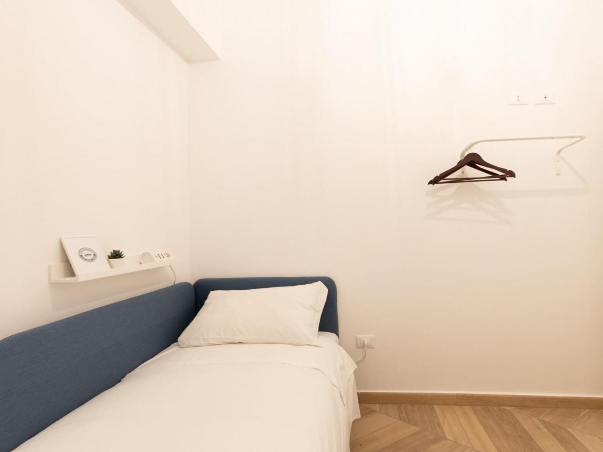 The Best Rent - Elegant Five-Bedrooms Apartment Near Colosseo Rom Exteriör bild
