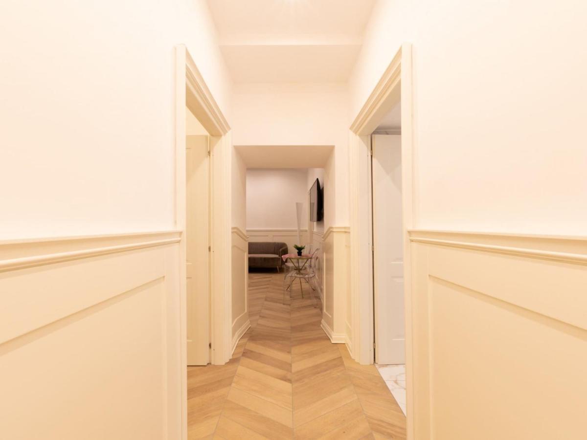 The Best Rent - Elegant Five-Bedrooms Apartment Near Colosseo Rom Exteriör bild