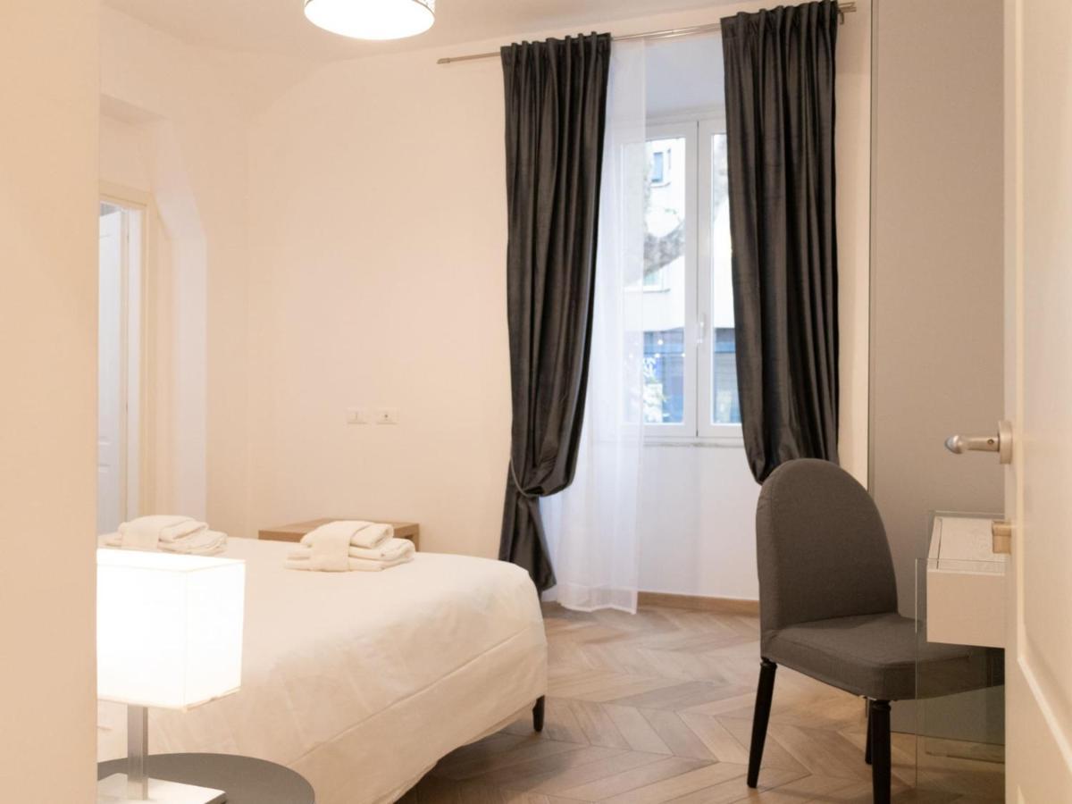 The Best Rent - Elegant Five-Bedrooms Apartment Near Colosseo Rom Exteriör bild