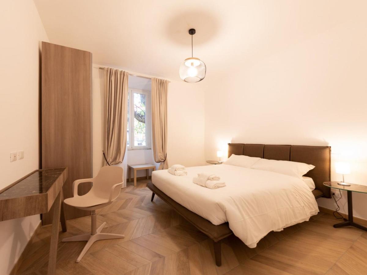 The Best Rent - Elegant Five-Bedrooms Apartment Near Colosseo Rom Exteriör bild