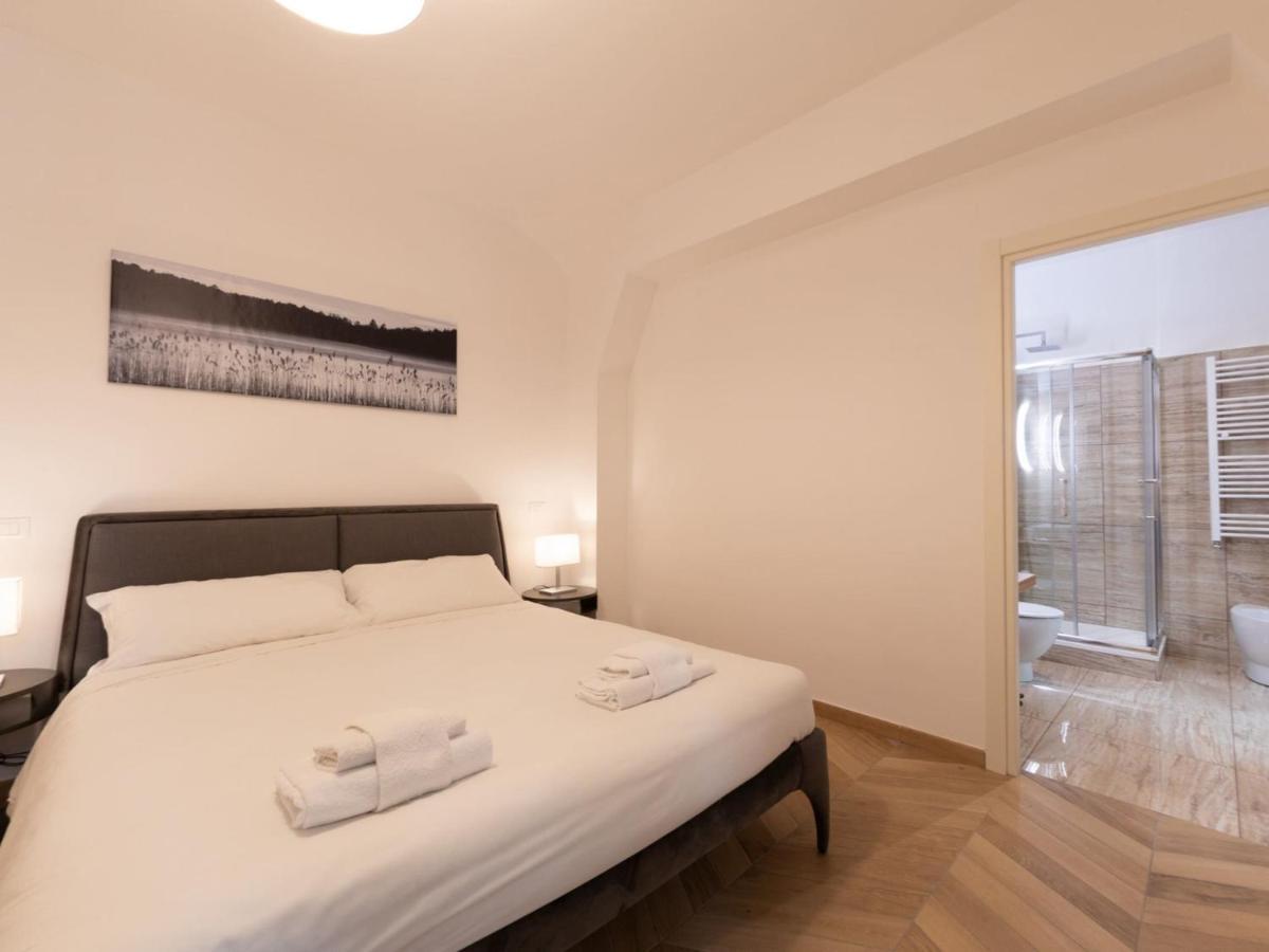 The Best Rent - Elegant Five-Bedrooms Apartment Near Colosseo Rom Exteriör bild