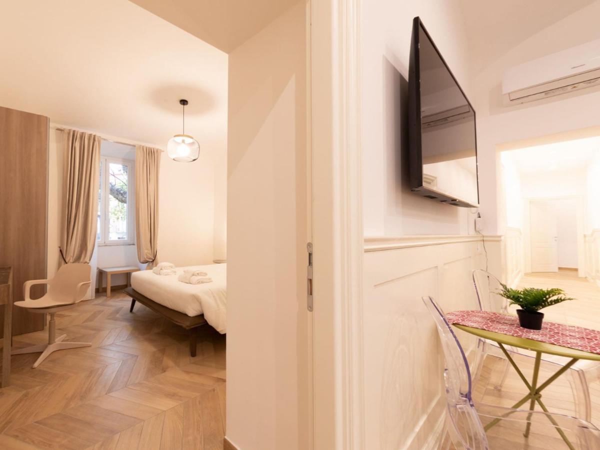 The Best Rent - Elegant Five-Bedrooms Apartment Near Colosseo Rom Exteriör bild